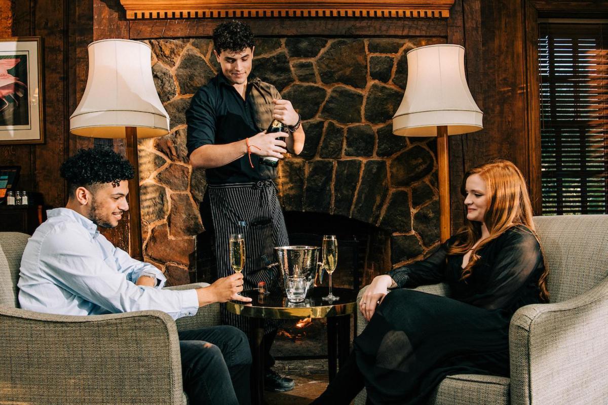 The Willcox Hotel Айкън Екстериор снимка